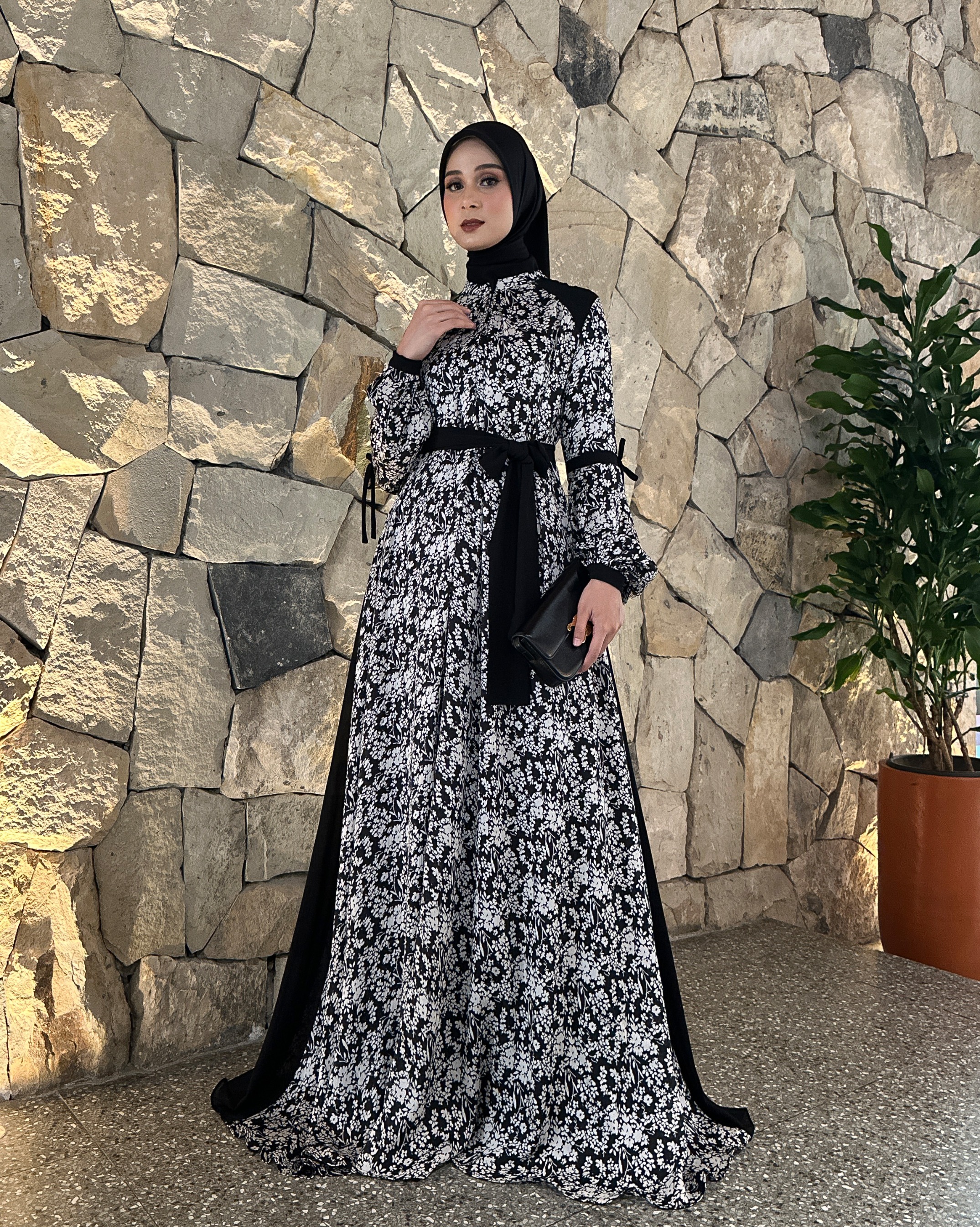 Yoryuw Dress (Black Blossom)