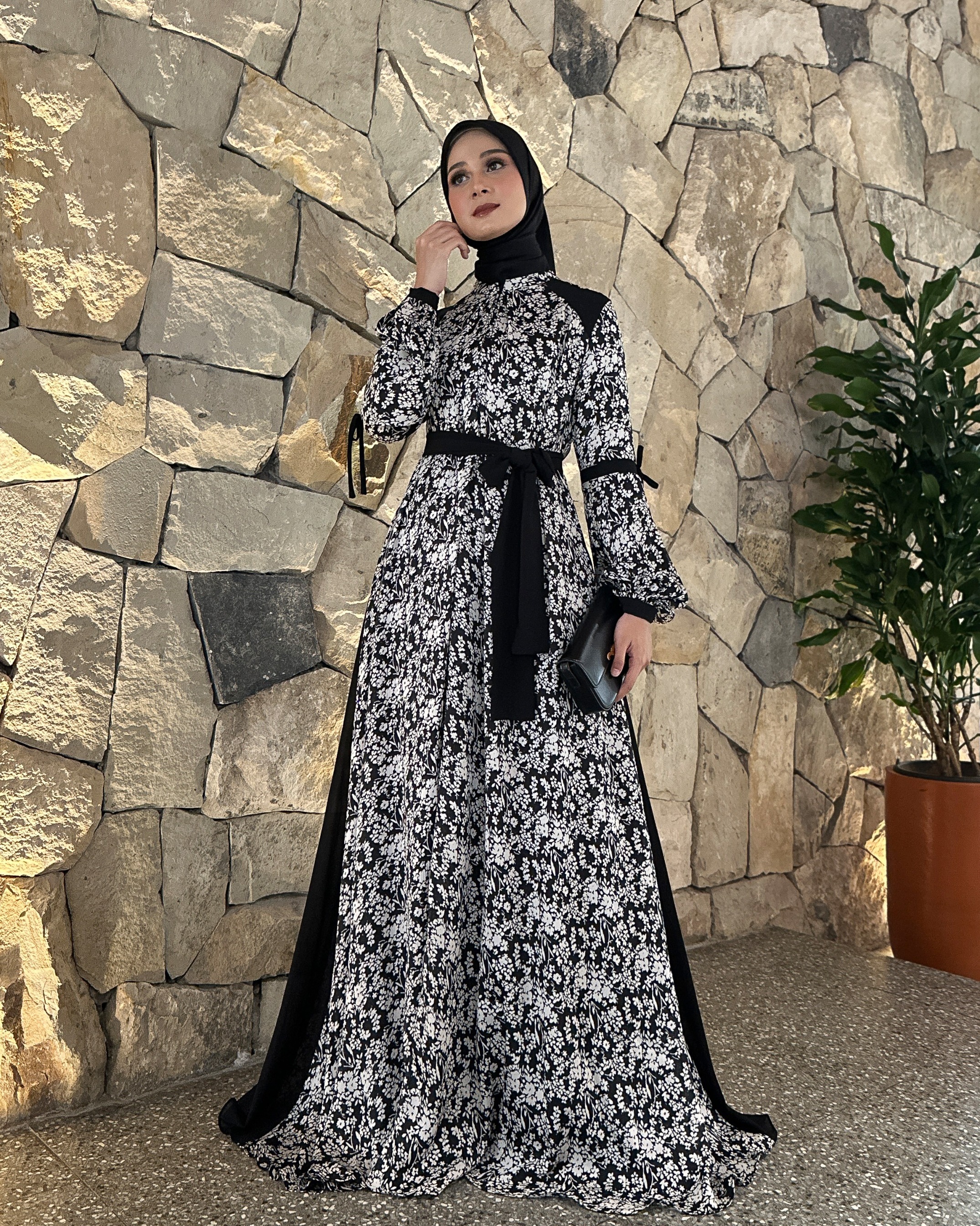 Yoryuw Dress (Black Blossom)