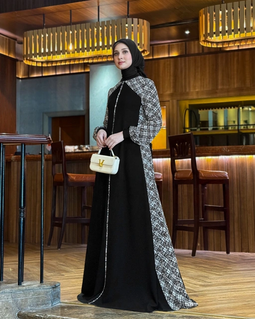 Zahira Dress (Noir Waive)
