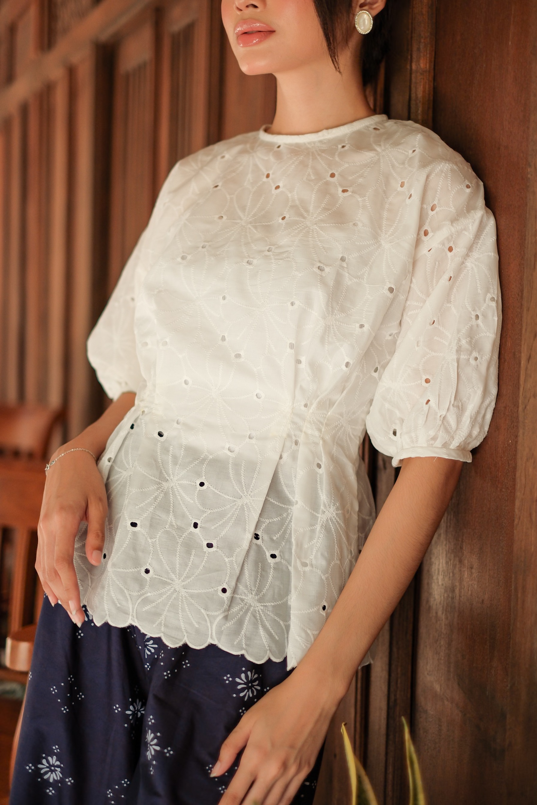 Riskavebrie - Kebaya & Blouse Legowo Raga (Putih)