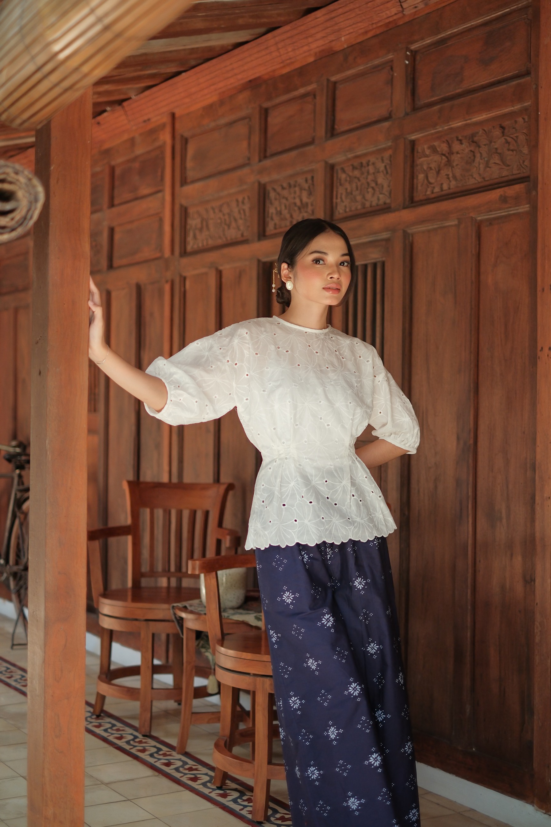 Riskavebrie - Kebaya & Blouse Legowo Raga (Putih)