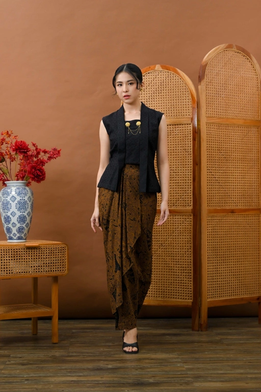 Image of Riskavebrie - Skirt Cempaka Lestari and Kebaya Jelita