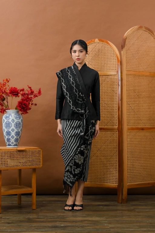 Image of Riskavebrie - Kebaya Aruna Lestari