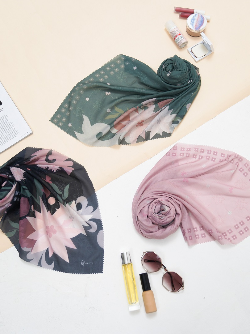 Kinara Signature Scarf