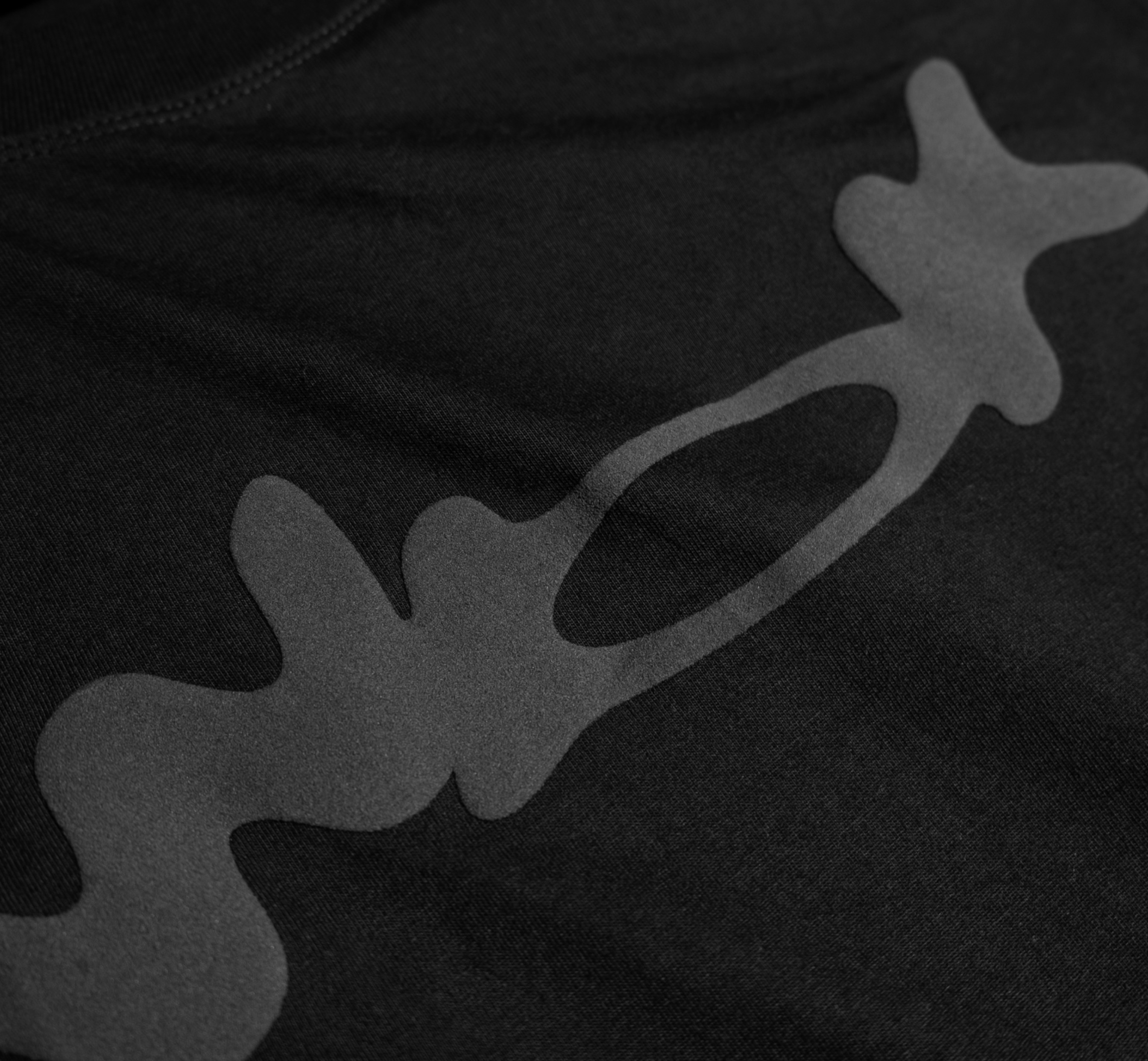 Issa - Sleeve Tee 