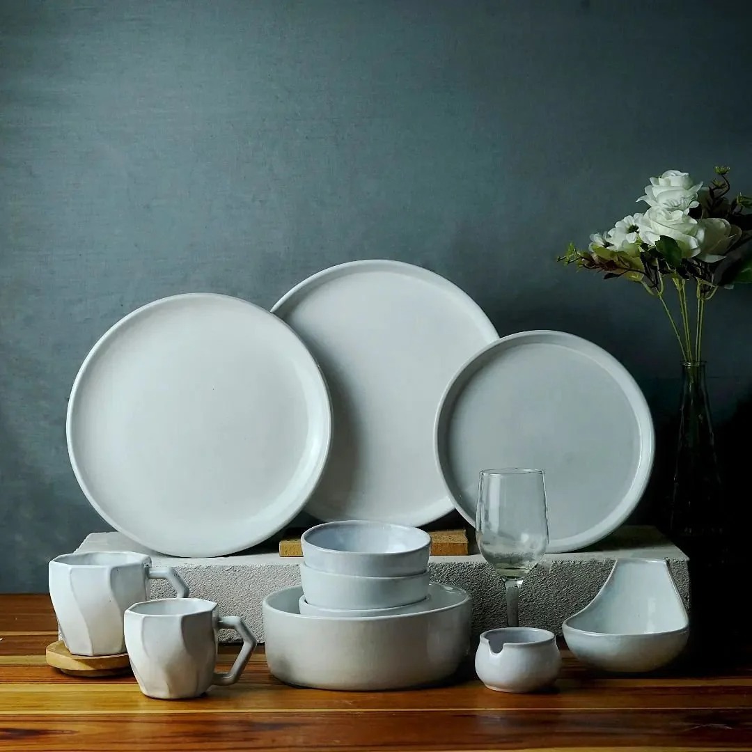 Munzterania Shiroi Series Dinnerware set of 8