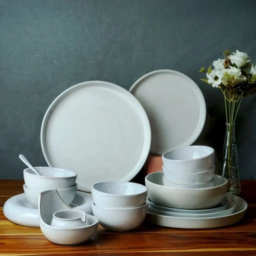 Munzterania Shiroi Series Dinnerware set of 8
