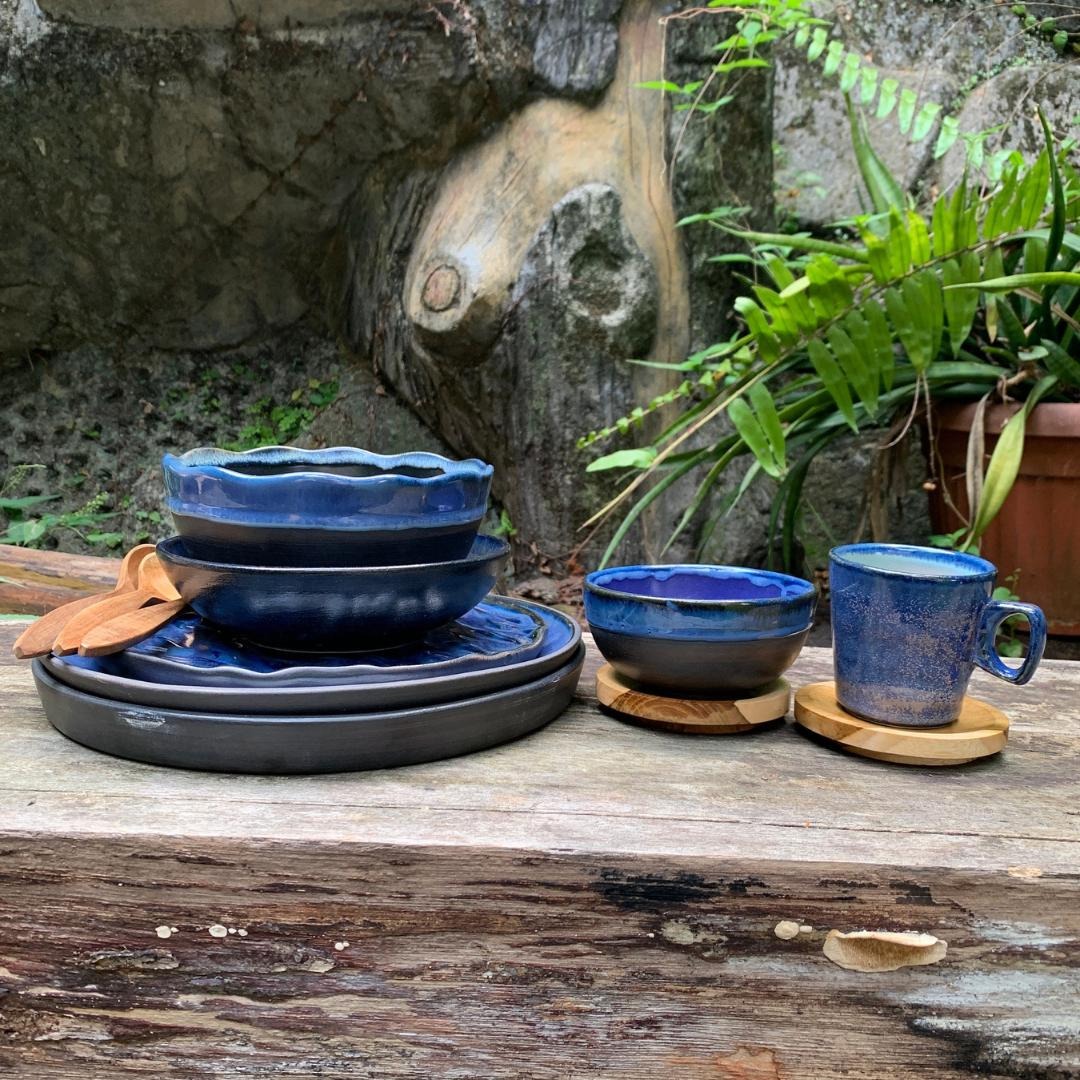 Munzterania Konjiki Series Dinnerware set of 8