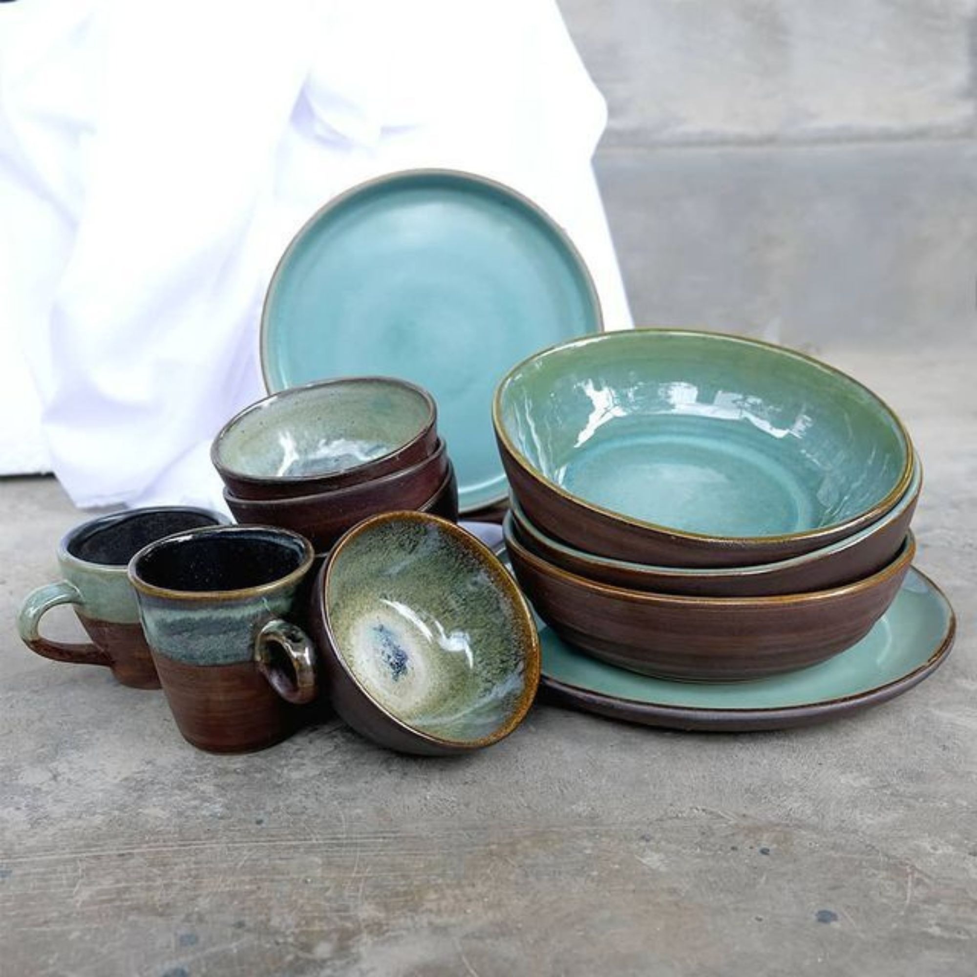 Munzterania Tasogore Series Dinnerware set of 11
