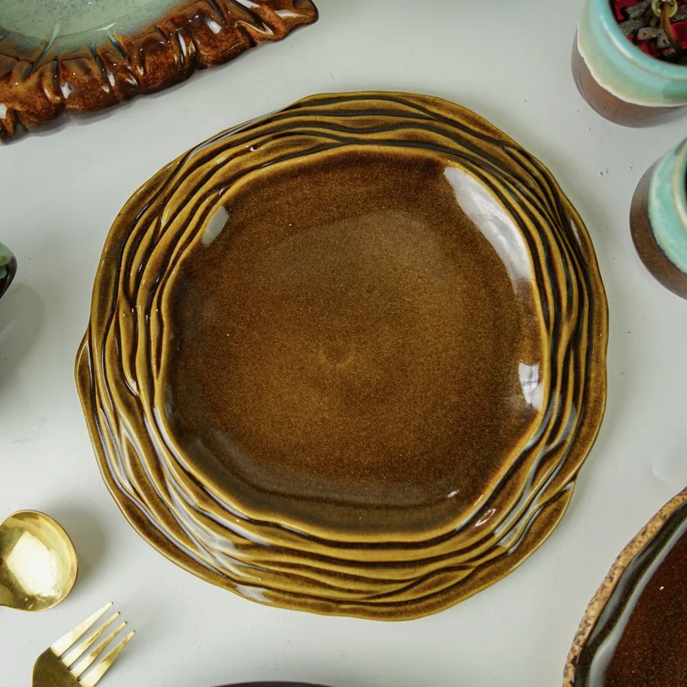 Munzterania Chokoreetoe Series Dinnerware set of 11