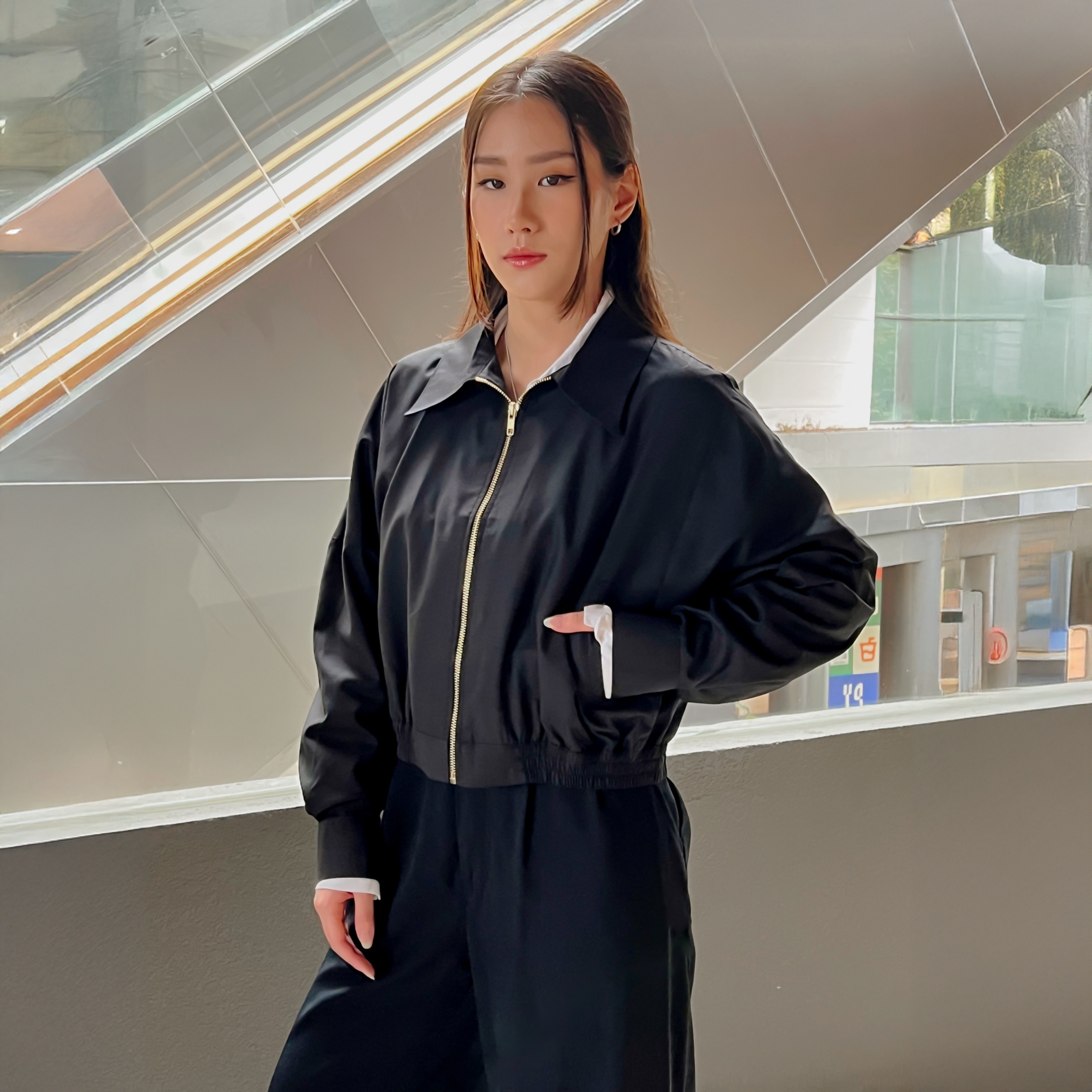 CINDRA OUTER SEMI JACKET CROP WANITA
