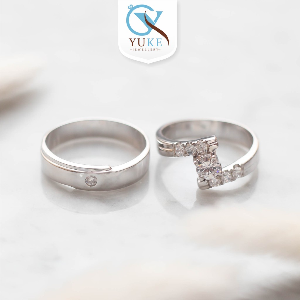 Yuke Jewelry - Cincin Kawin/Couple Bahan Emas - Perak - Palladium - Platinum Motif Diagonal with Zircon 
