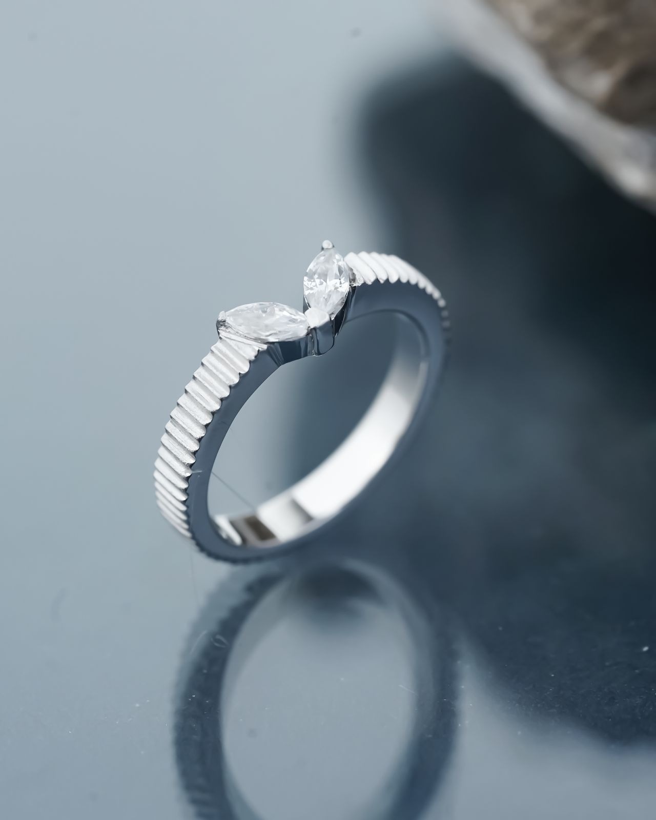 Yuke Jewelry - Cincin Single Wanita Bahan Emas - Perak - Palladium - Platinum Model RAYANA Series