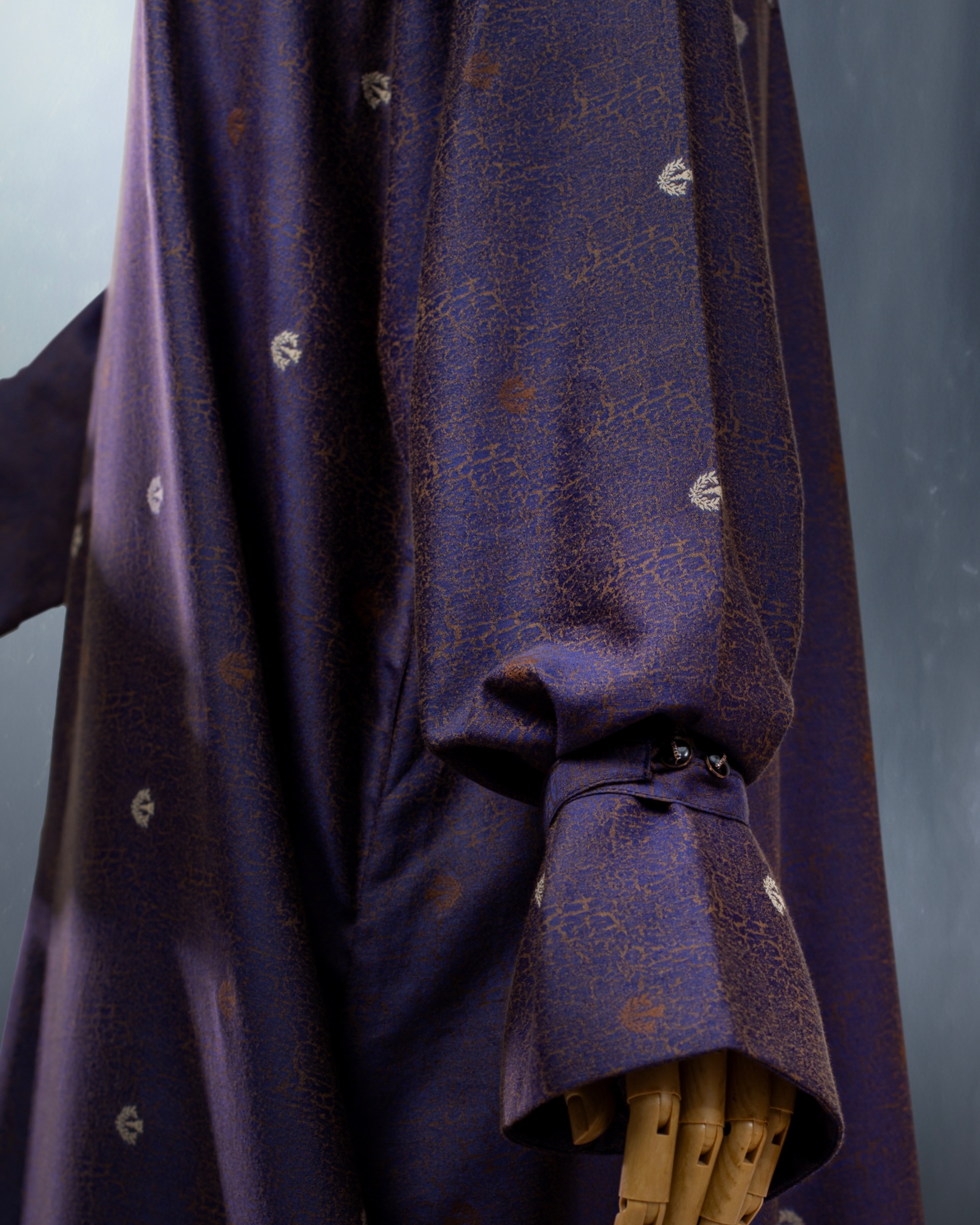Qamr Abaya