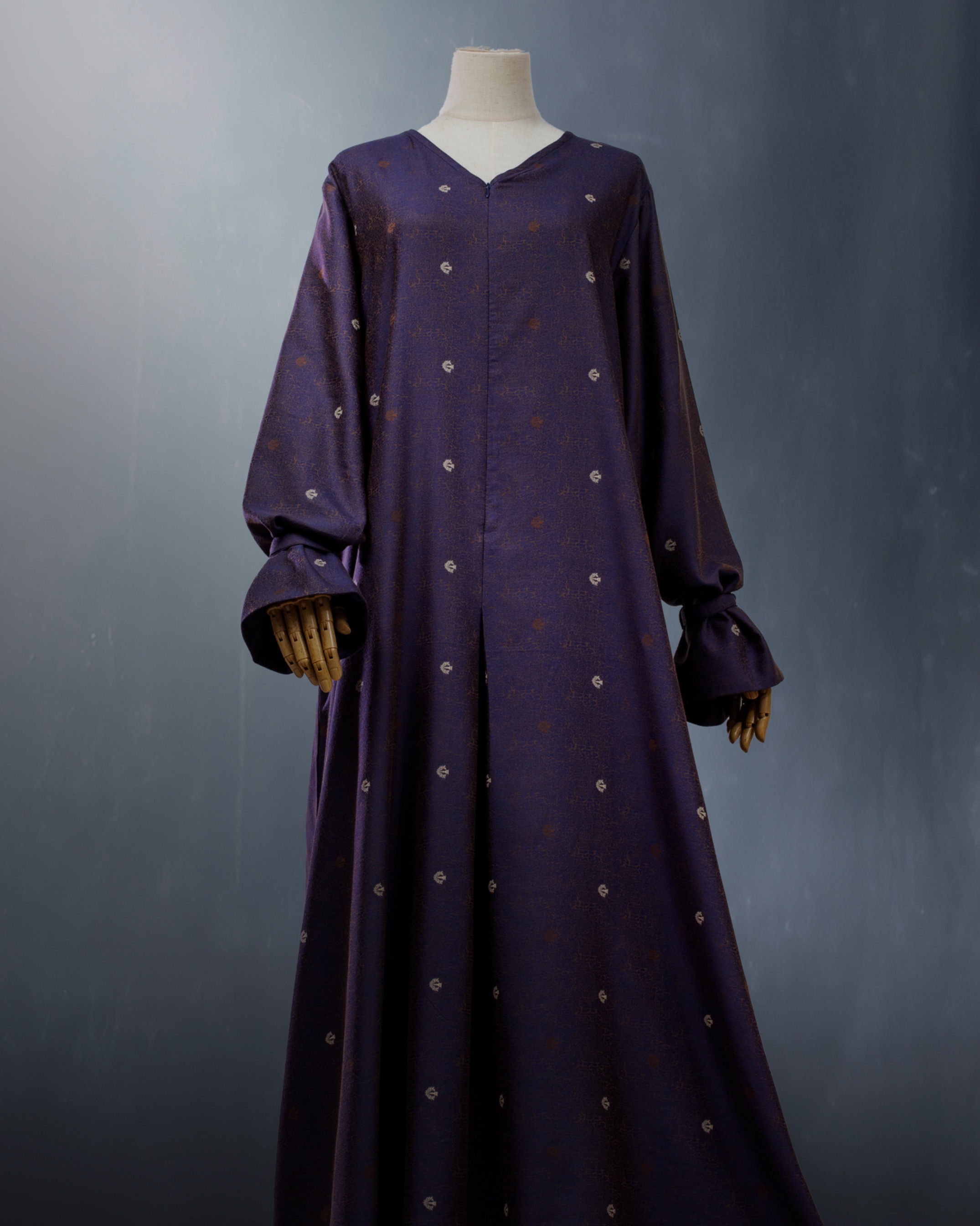 Qamr Abaya