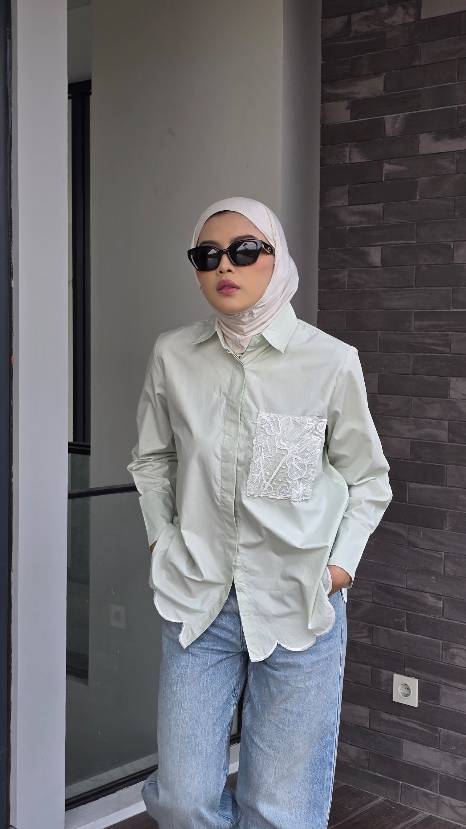 SARALACE SCALLOPE SHIRT