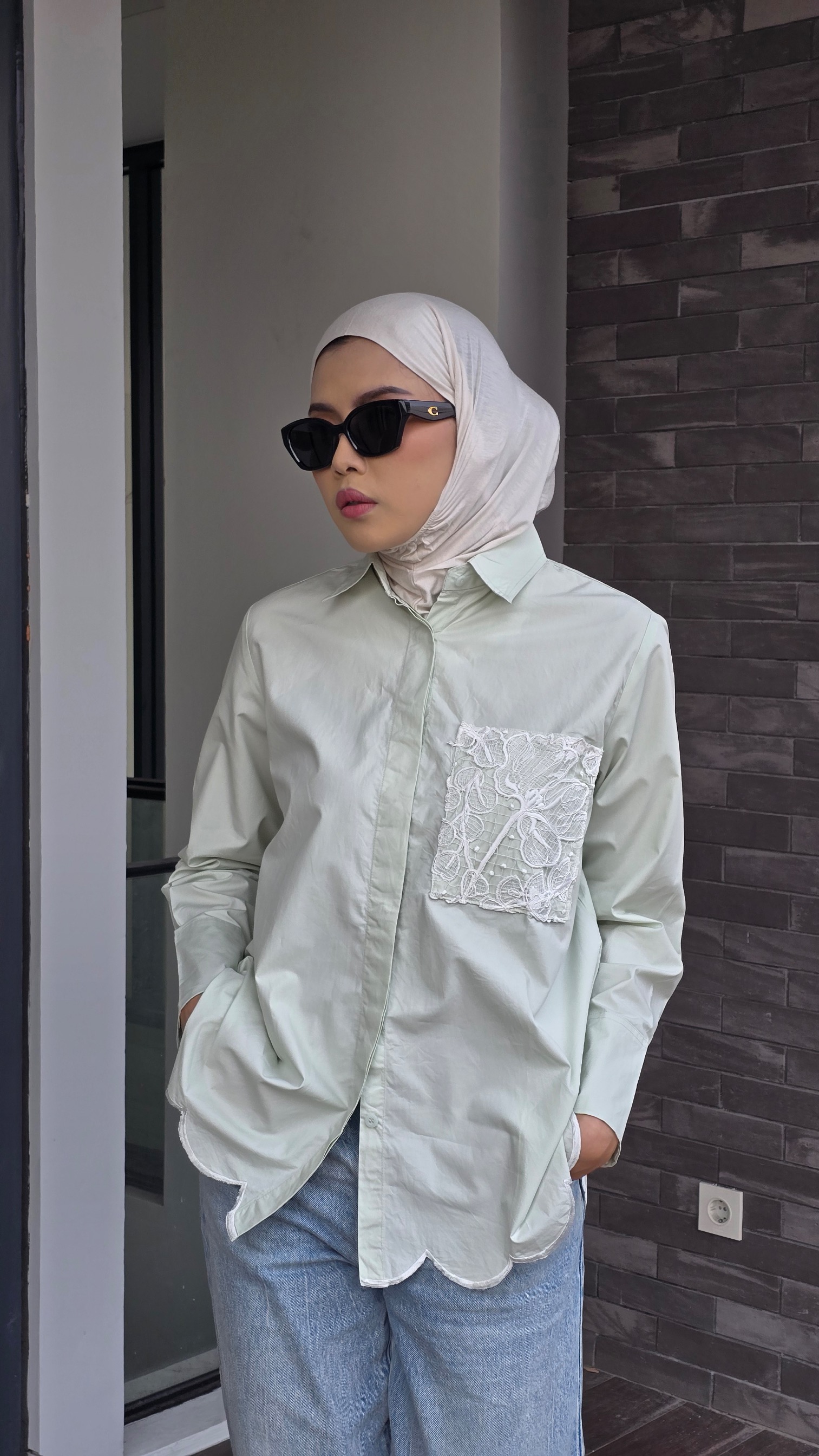 SARALACE SCALLOPE SHIRT