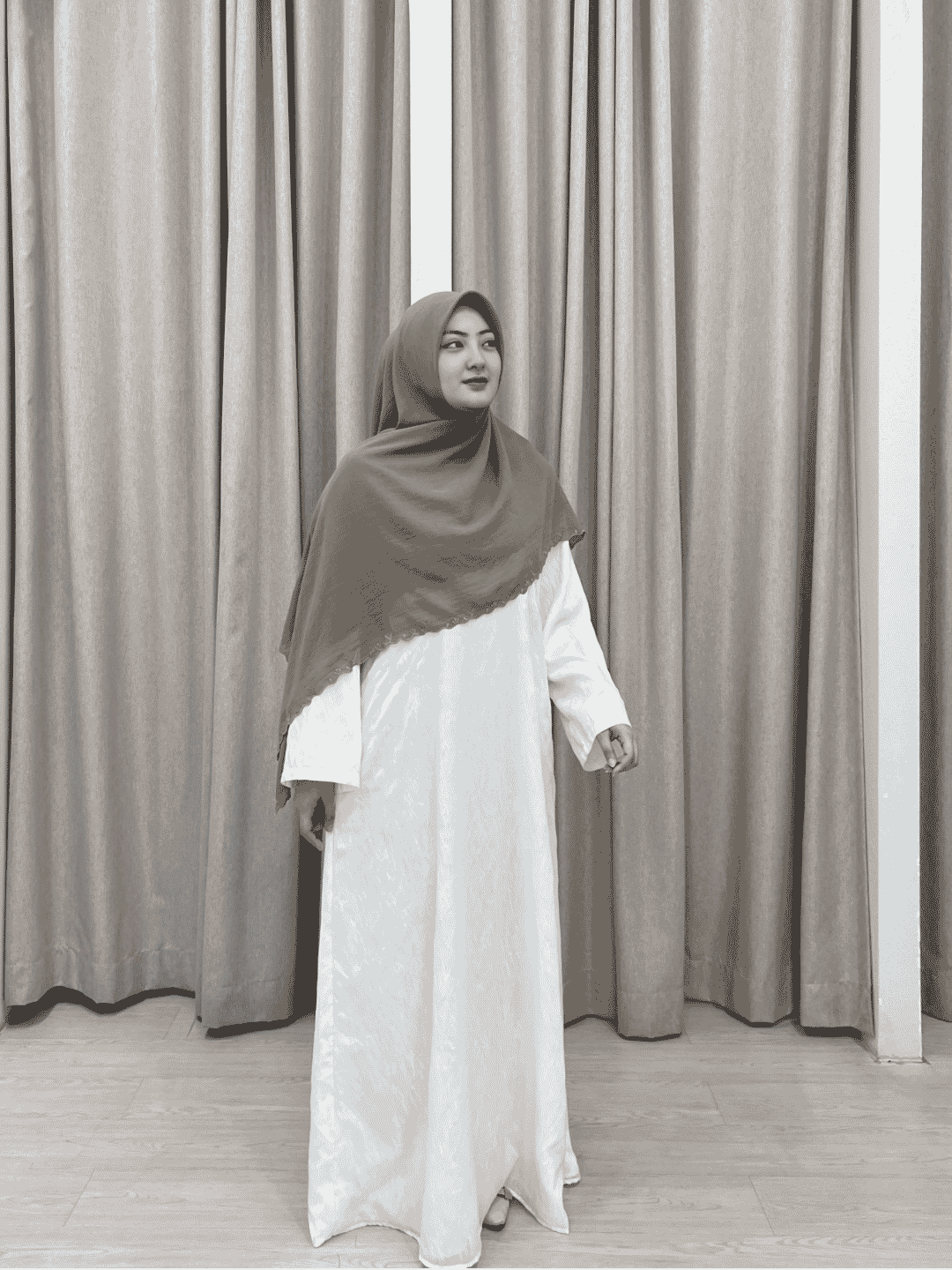 Ghaniea-LE JARDIN BASIC WHITE ABAYA