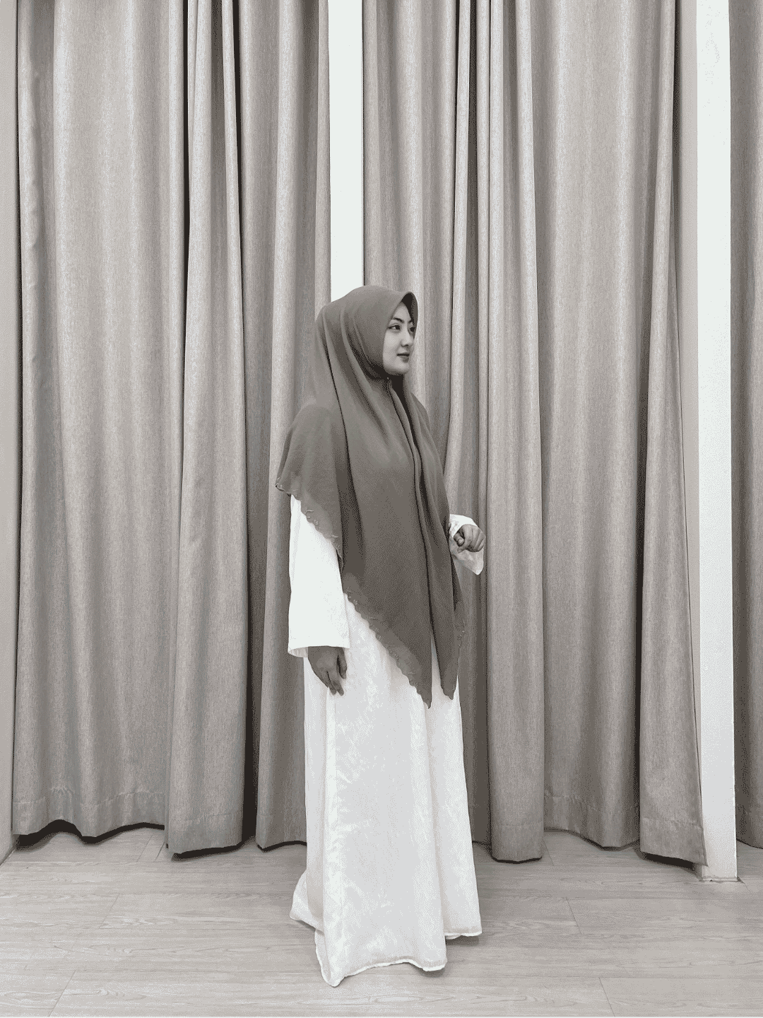 Ghaniea-LE JARDIN BASIC WHITE ABAYA