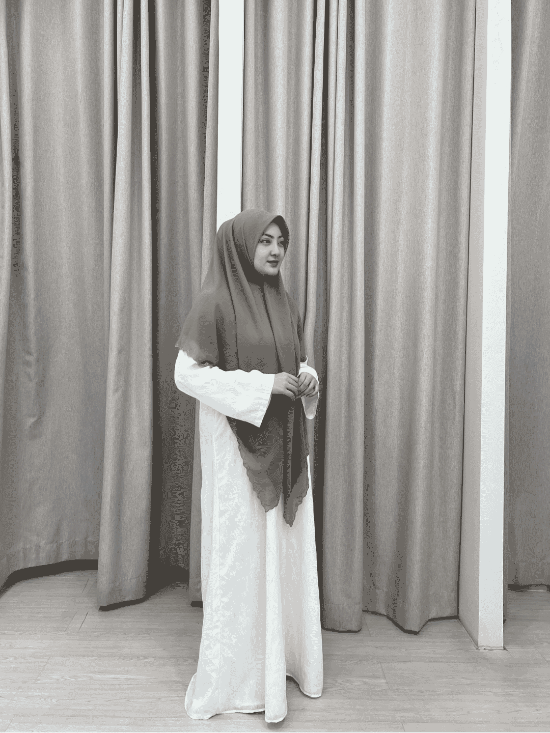 Ghaniea-LE JARDIN BASIC WHITE ABAYA