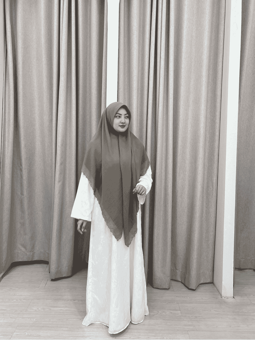 Ghaniea-LE JARDIN BASIC WHITE ABAYA