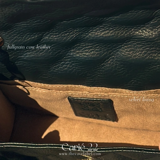 Image of CARIÉ 22 in Ivy Green