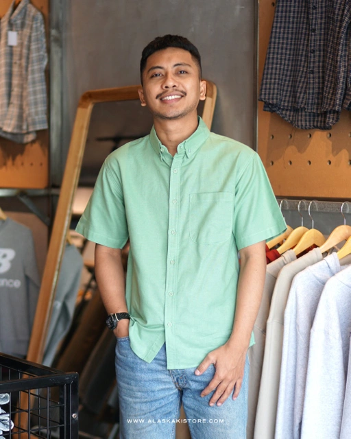 Image of Button Down Linen Shirt Soft Green BC2077