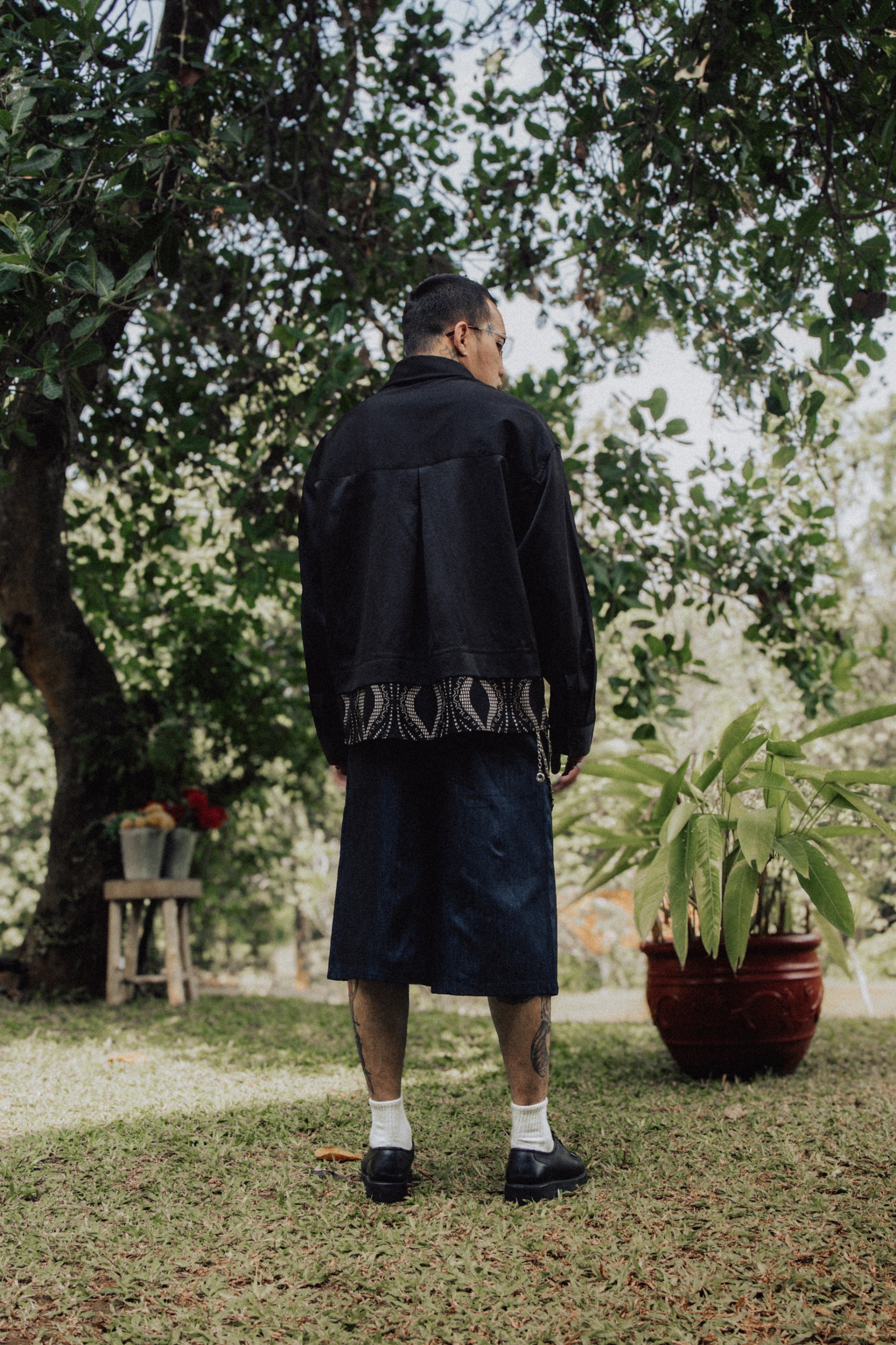Othman - Noir Chantilly Longshirt