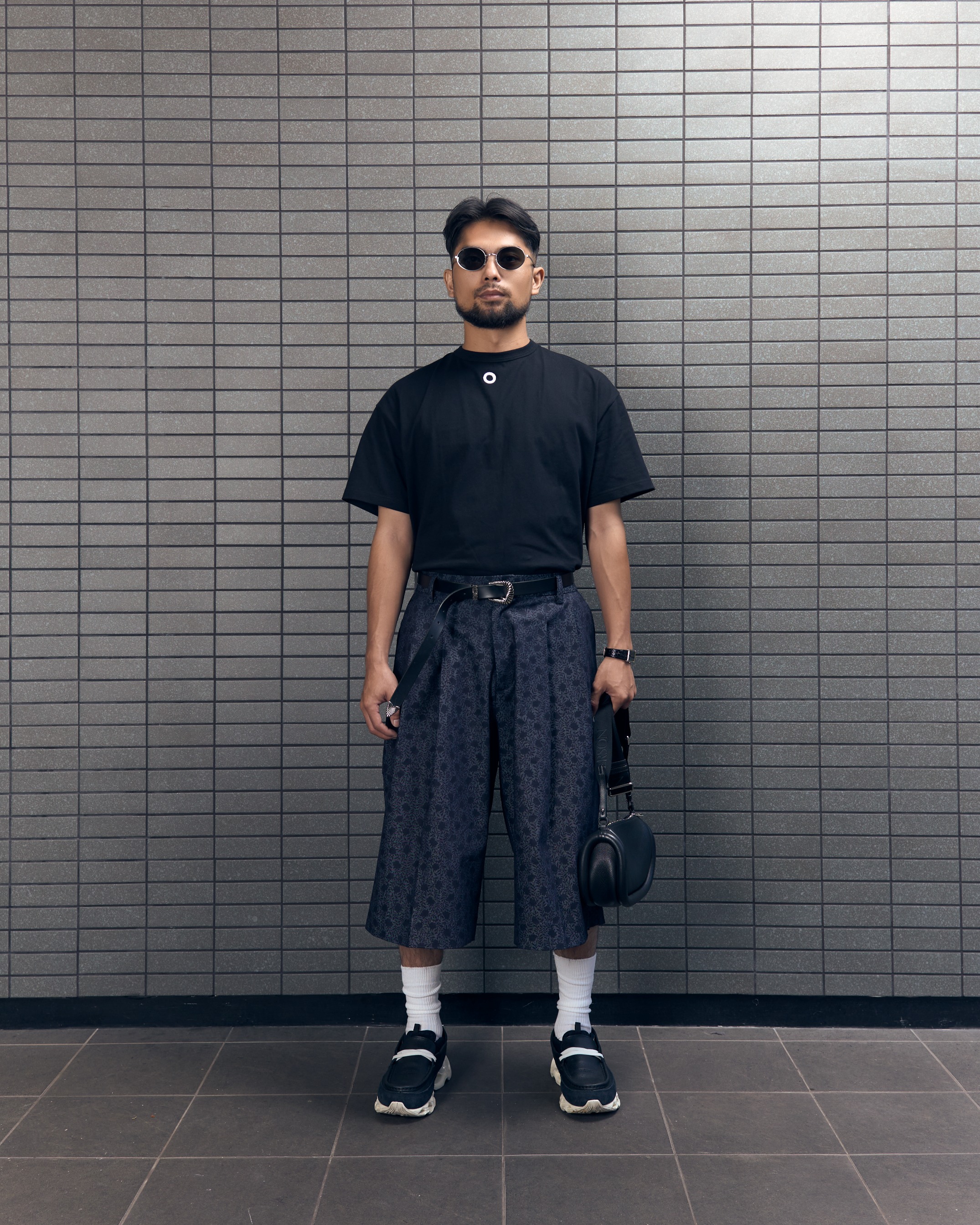 Othman - Circle Black Basic Tee
