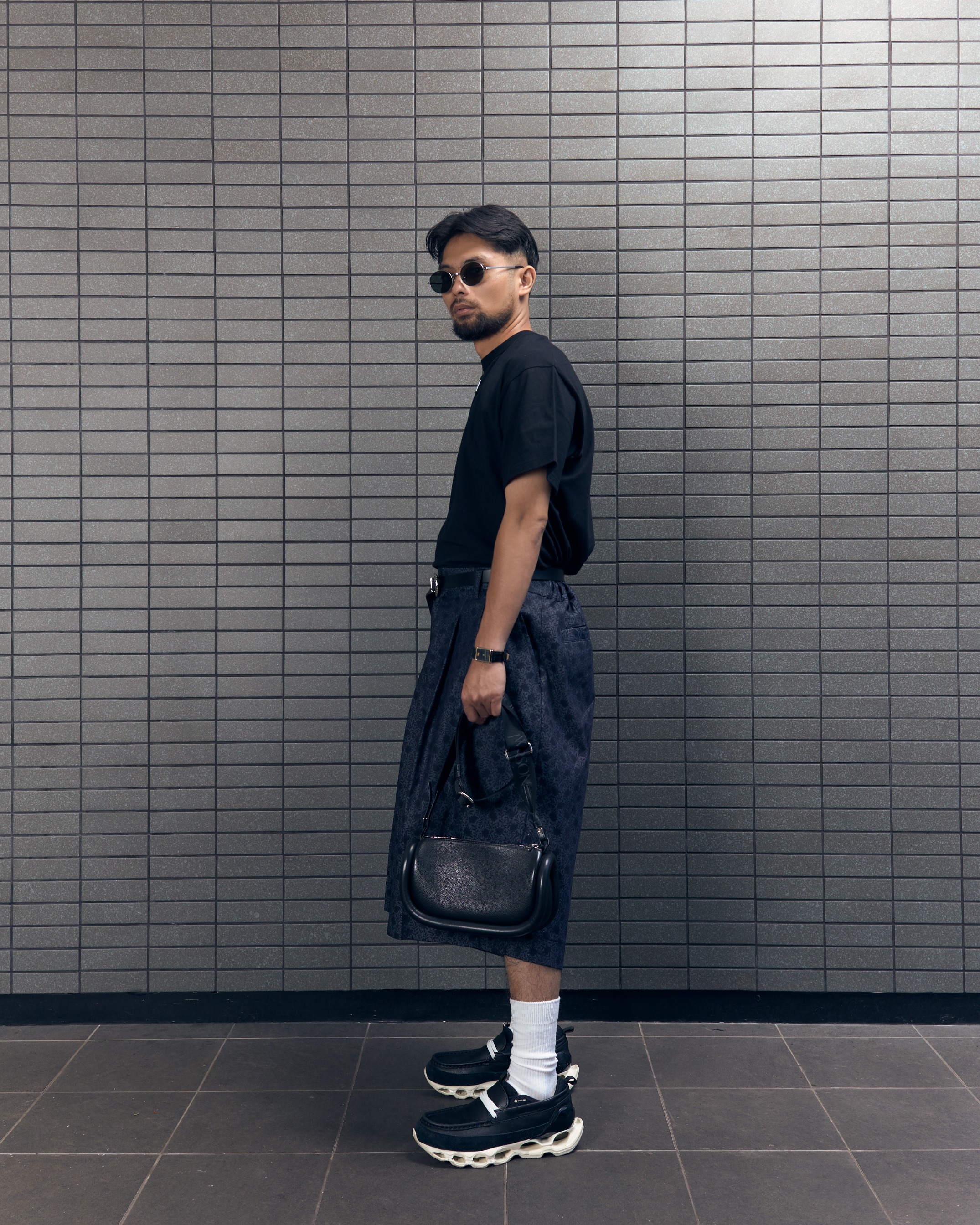 Othman - Circle Black Basic Tee