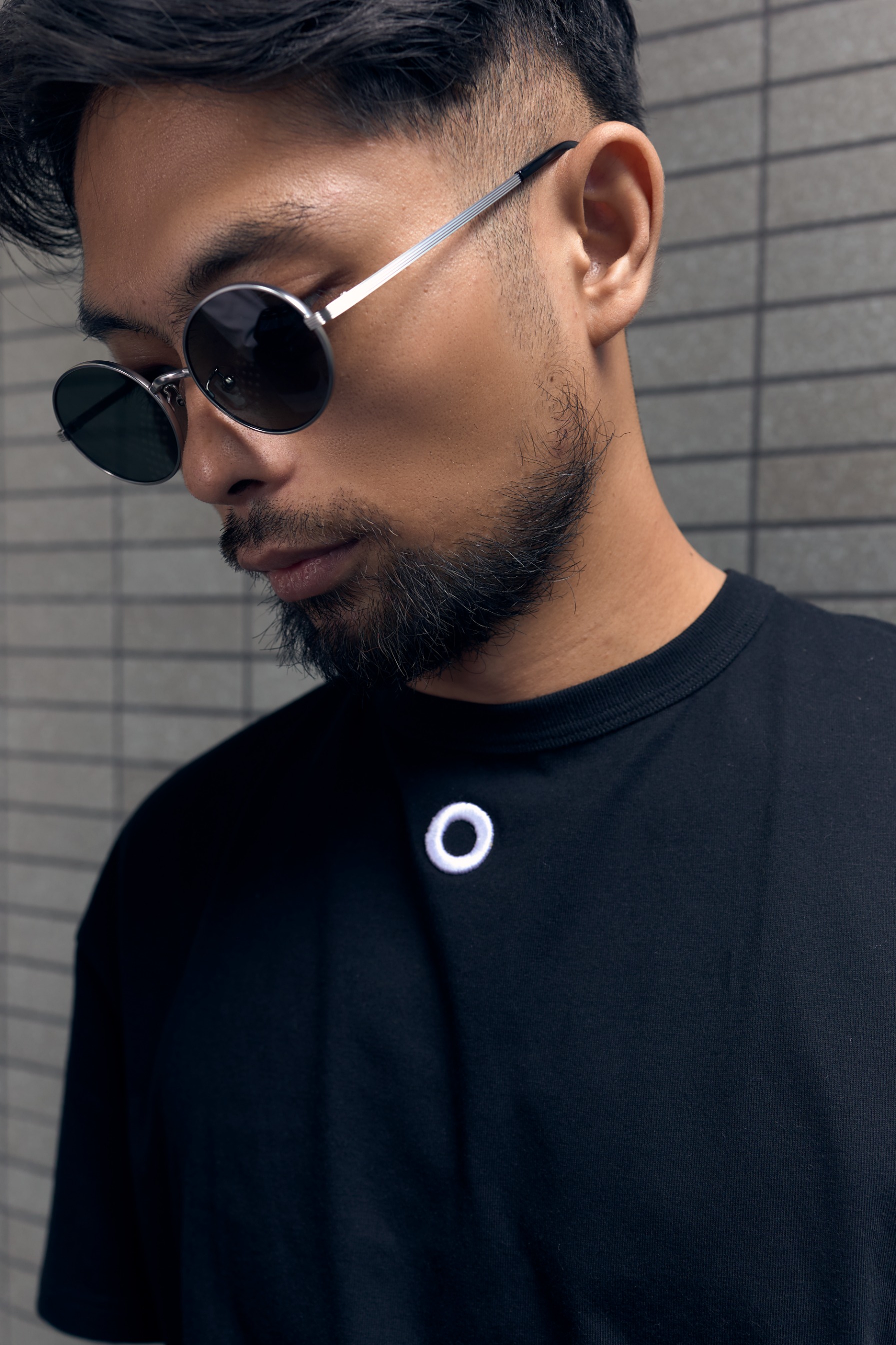 Othman - Circle Black Basic Tee