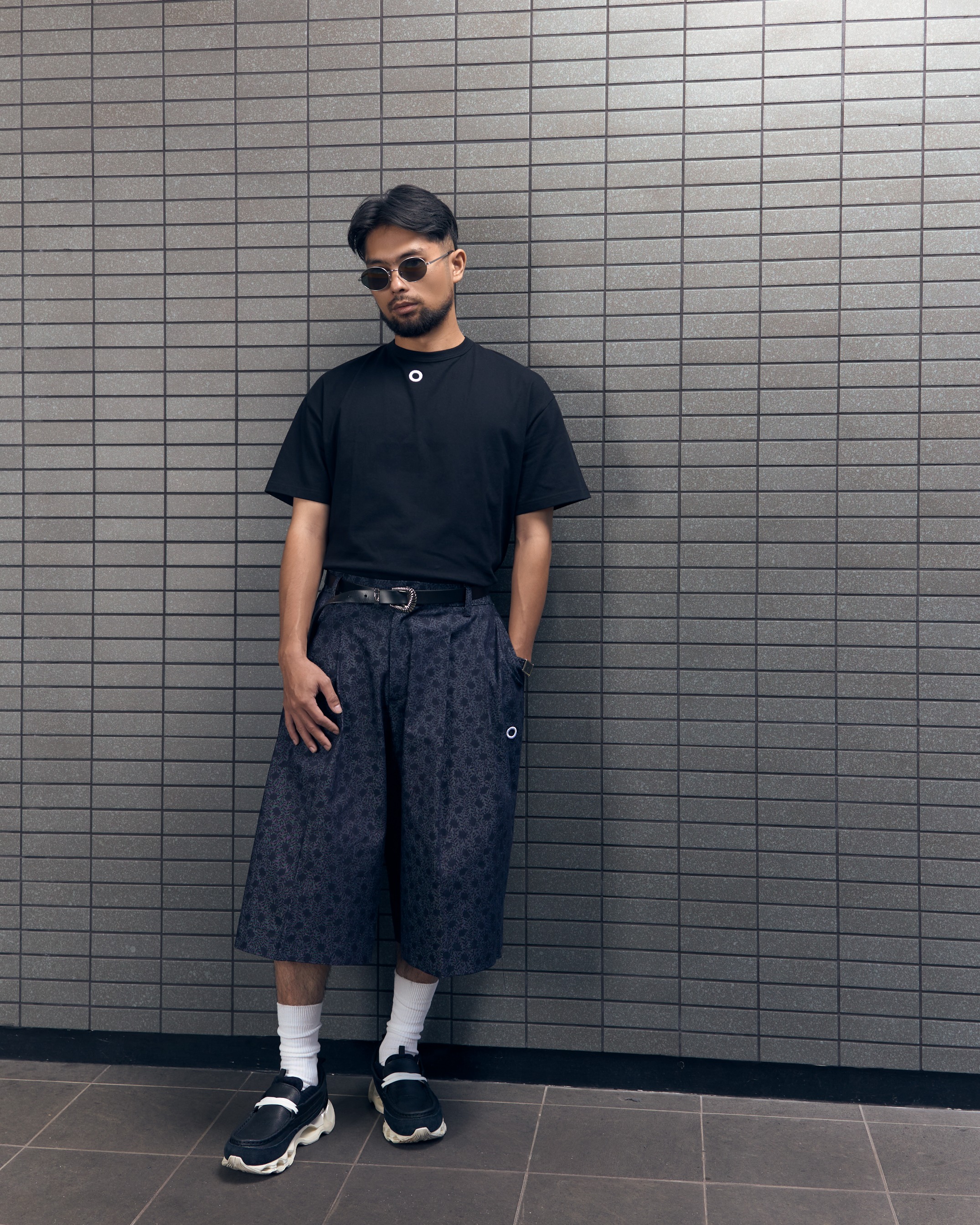 Othman - Circle Black Basic Tee