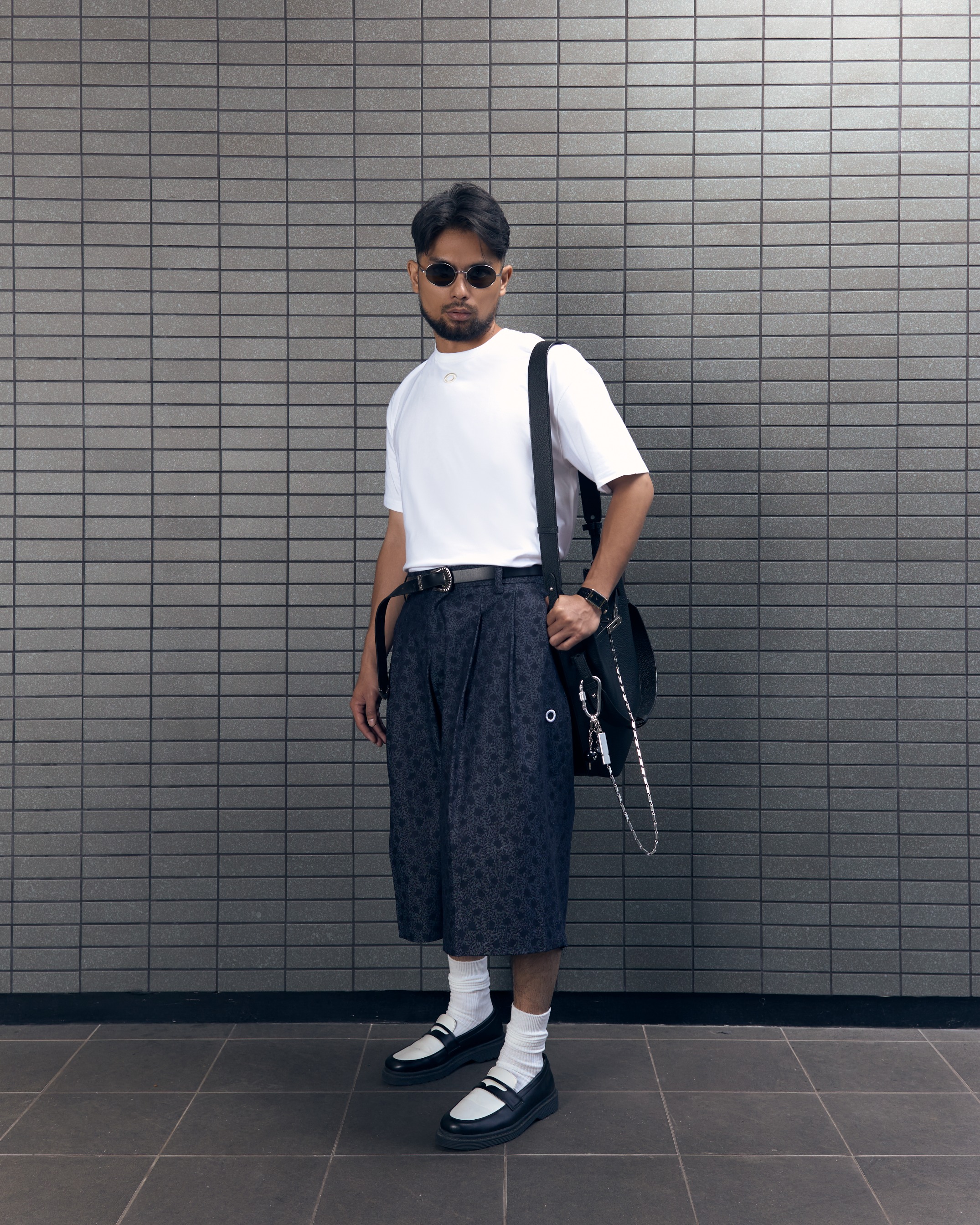 Othman - Circle White Basic Tee