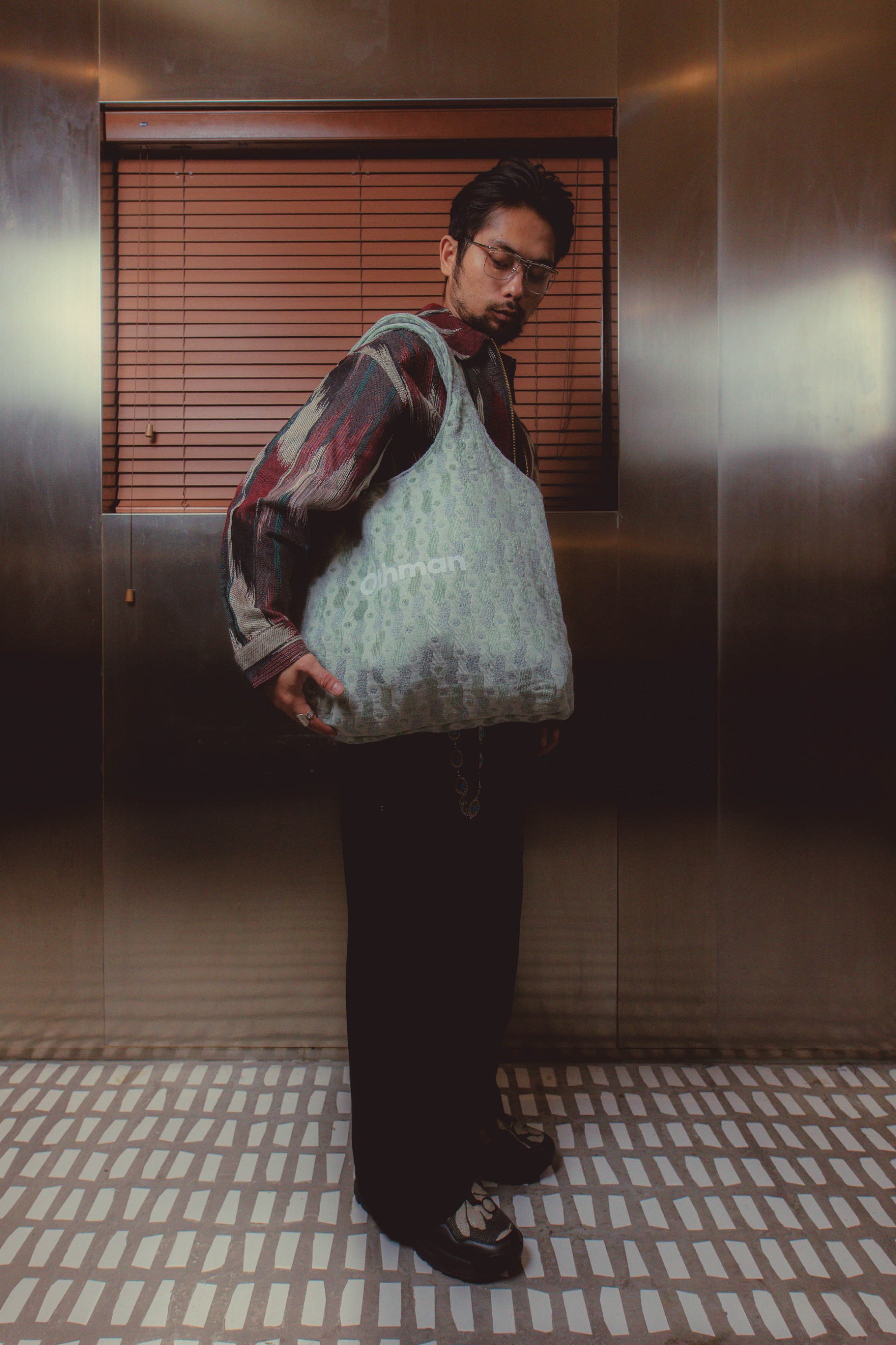 Othman - Frost White Shoulder Bag
