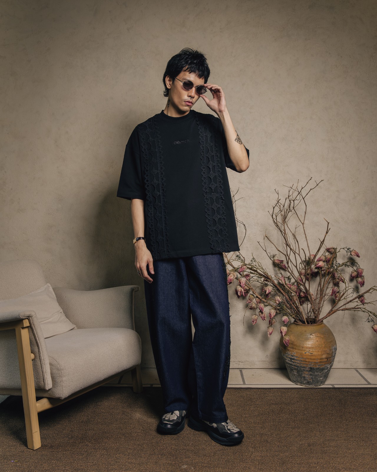 Othman - Noir Lace Tee