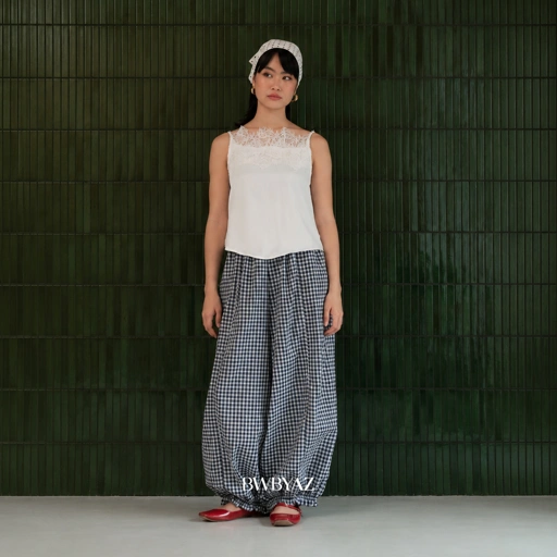 Image of BWBYAZ - Hailey Ruffle Pants (READY STOCK)