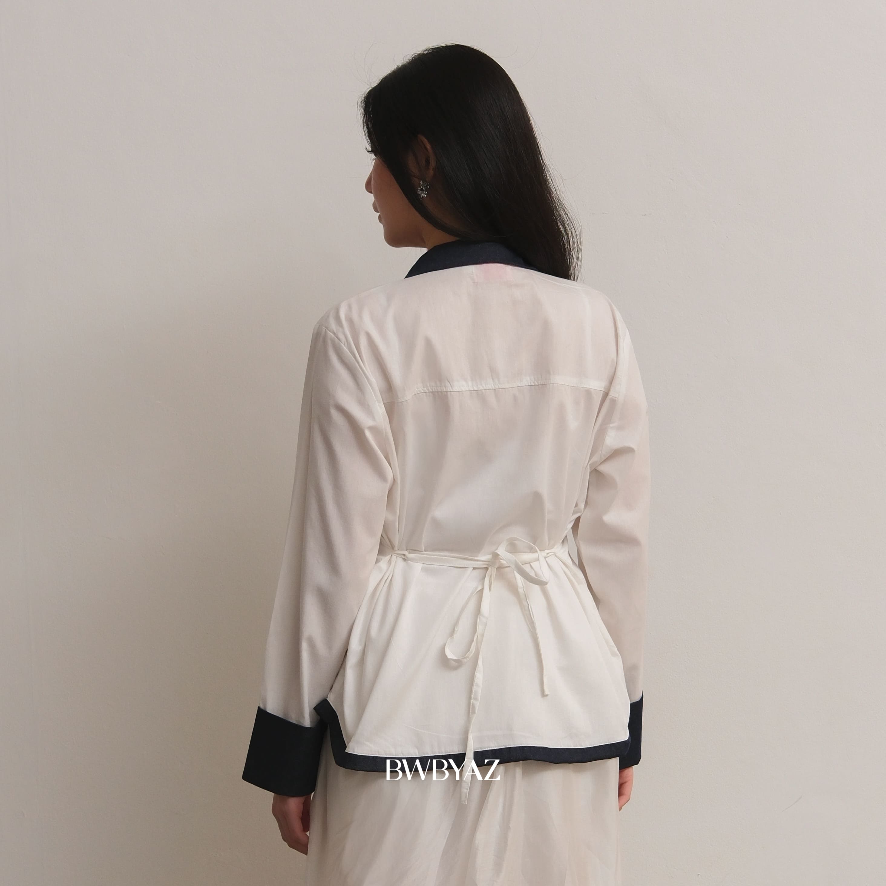 BWBYAZ - Wendy Two Tone Shirt (READY STOCK).
