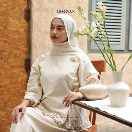 Image of BWBYAZ - SENANDUNG SUKHA RAYA - ZALINA KURONG RUFFLE TOP [READY STOCK]
