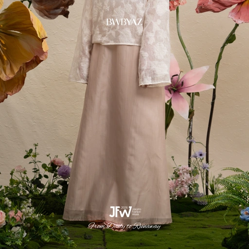 Image of BWBYAZ JFW COLLECTION - Eloir Sheer Skirt (READY STOCK)