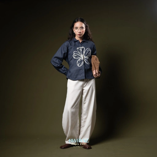 Image of BWBYAZ STAPLE EASE - Sasmita Blooming Shirt