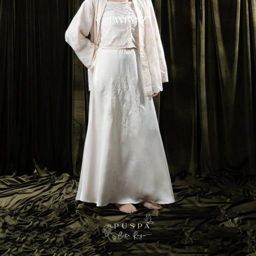 Image of BWBYAZ - PUSPA CITA RAYA - Nona Wulandari Embroidery Sateen Skirt