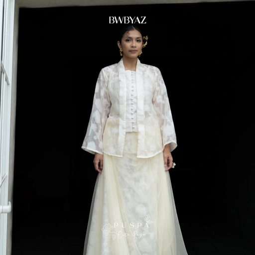 Image of BWBYAZ - PUSPA CITA RAYA - Nona Ayuning Lace Kebaya