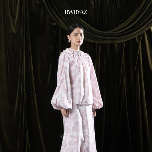 Image of BWBYAZ - PUSPA CITA RAYA - Nona Damaira Shirred Blouse (READY STOCK)