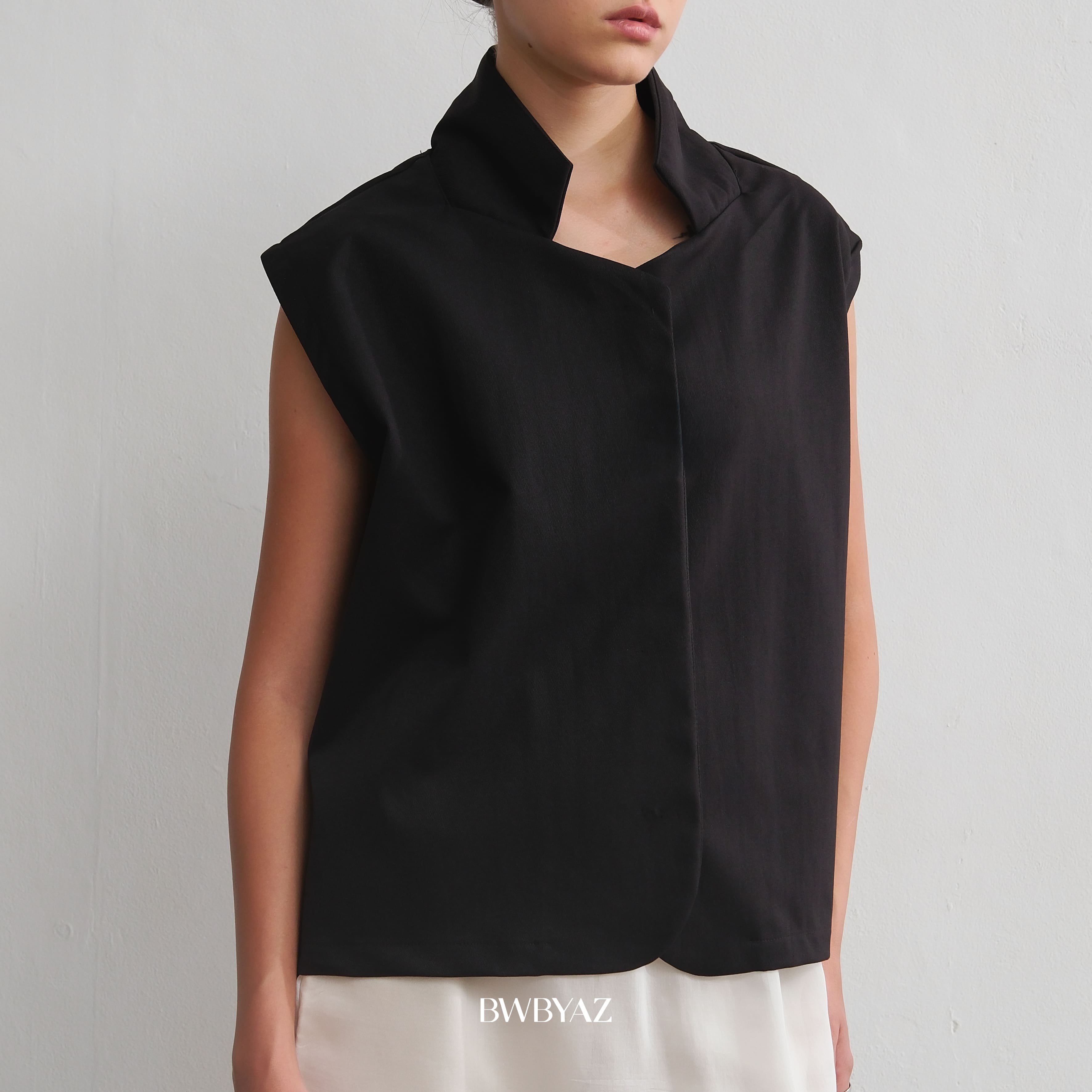 BWBYAZ - Ellie Boxy Vest (READY STOCK)