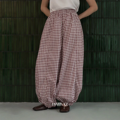 Image of BWBYAZ - Hailey Ruffle Pants