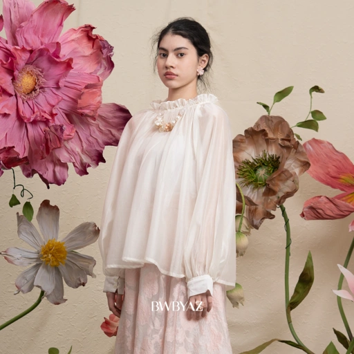 Image of BWBYAZ JFW COLLECTION - Celia Puff Blouse