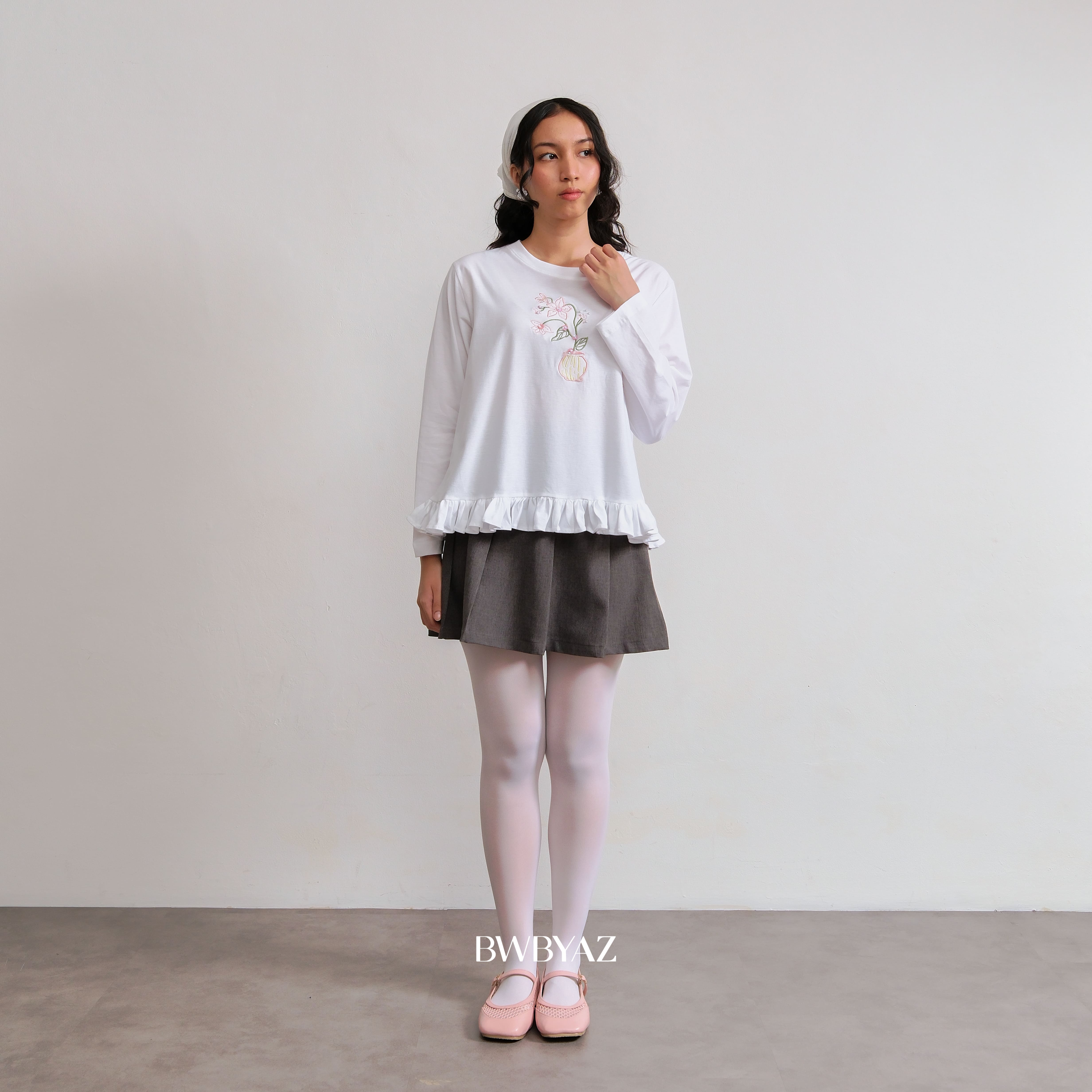 BWBYAZ - Ollie Embroidery Top Flutter & Bloom (READY STOCK)