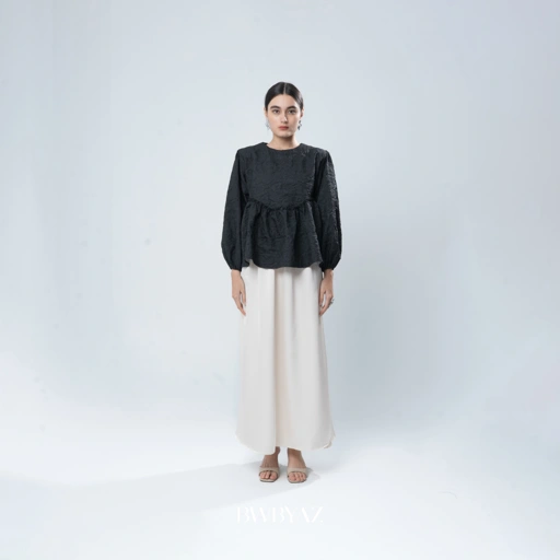 Image of BWBYAZ - Zaliyah Flowy Blouse (READY STOCK)