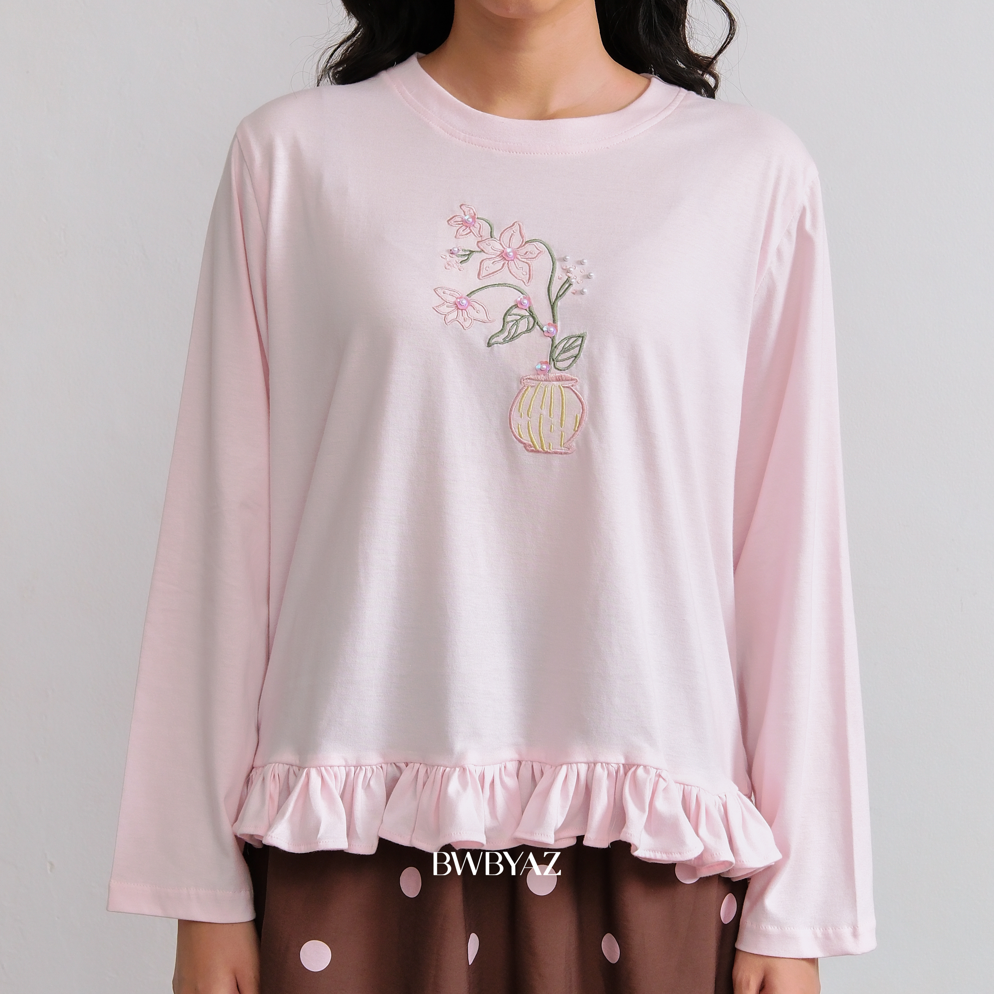 BWBYAZ - Ollie Embroidery Top Flutter & Bloom