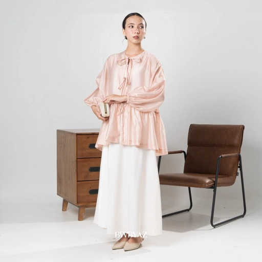 Image of BWBYAZ - Ayundari Pleats Outer